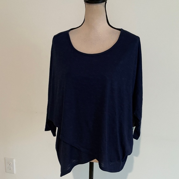 new directions Tops - NWT new directions large batwing style shirt 810